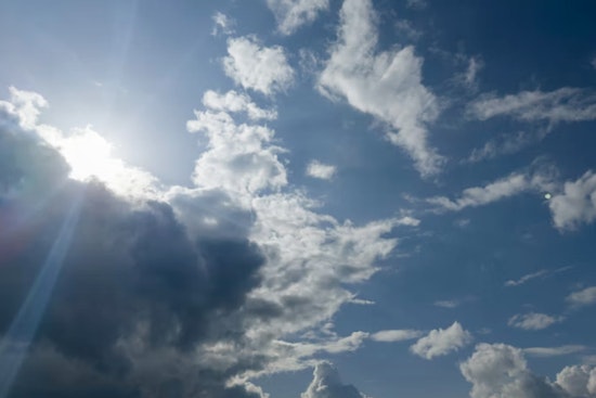 Austin Weather Update: Foggy Morning Leads to Mild Temperatures, Wind Gusts Expected Over Weekend