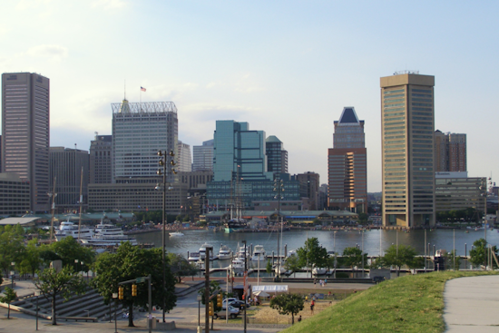 Baltimore Braces for Brisk Winds and Potential Freezing Rain, A Mild, Wet Christmas Anticipated