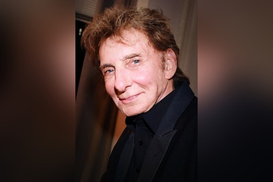 Barry Manilow Postpones January Concerts for Lung Surgery After Cancer Diagnosis