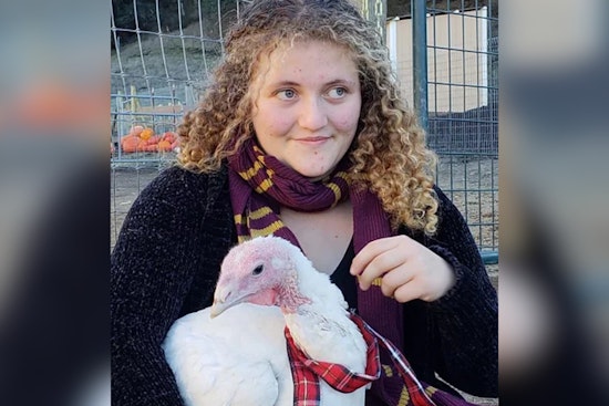 VIDEO: Bay Area Activist Zoe Rosenberg Released to House Arrest for Christmas Eve After Poultry Farm Incursion Conviction
