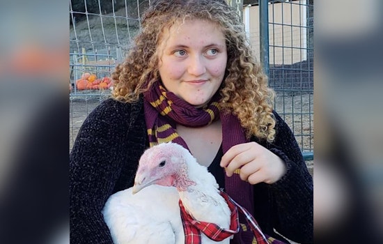VIDEO: Bay Area Activist Zoe Rosenberg Released to House Arrest for Christmas Eve After Poultry Farm Incursion Conviction
