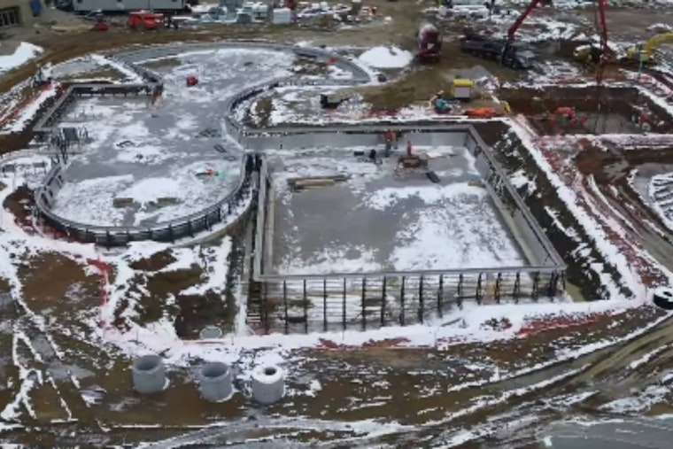 VIDEO: Blue Ash Recreation Center Pool and Tennis Facility Upgrades on Track: Stainless-Steel Walls Installation Begins
