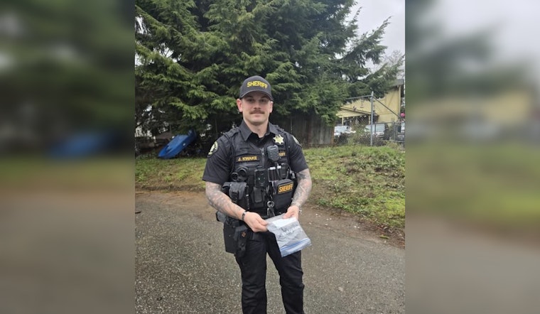 Burien Deputy Praised for Swiftly Reuniting Resident with Lost Wallet Before Any Harm Done