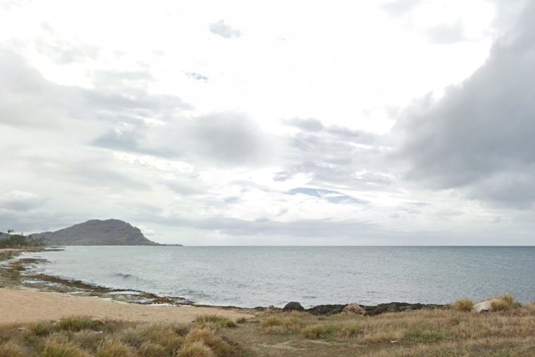 Canoe Chaos At Pokai Bay Leaves Two Women Seriously Hurt