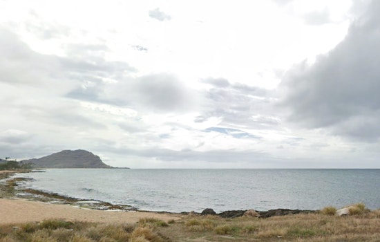 Canoe Chaos At Pokai Bay Leaves Two Women Seriously Hurt