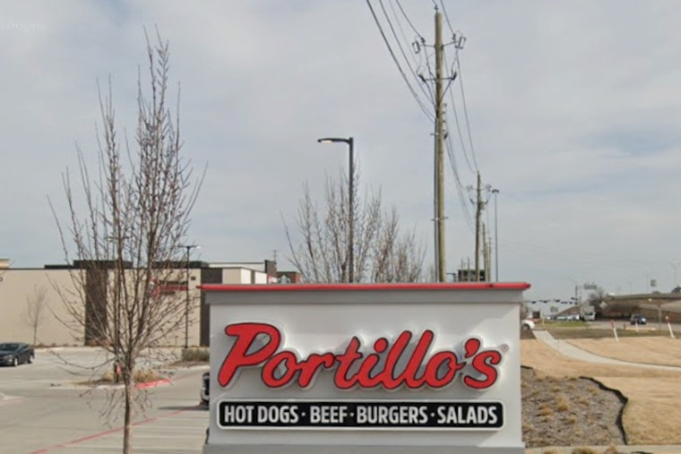 Chicago Dog King Portillo's Aims for Frisco Corner Next Year