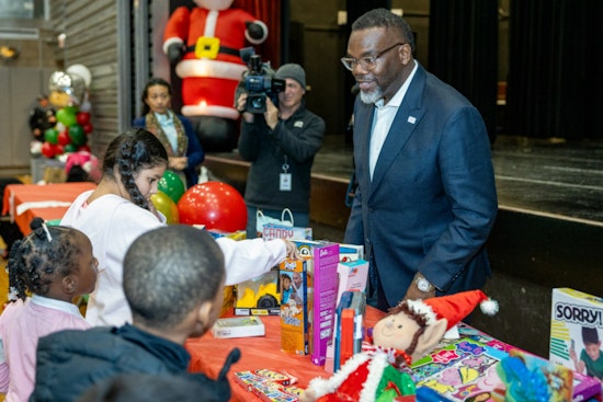 Chicago Mayor Brandon Johnson Champions Community Spirit During Citywide Holiday Events