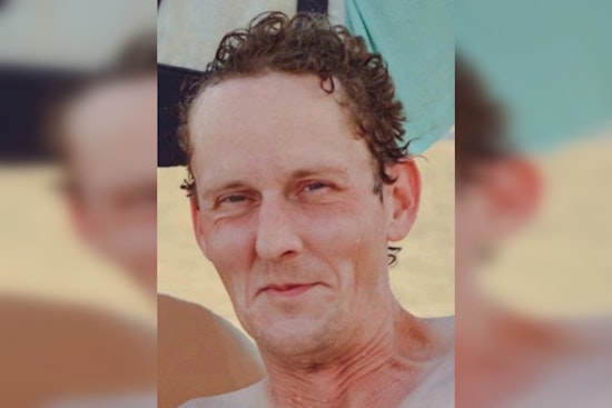 Chicago Police Seek Help to Find Missing Detective Jason Naughton from Garfield Ridge