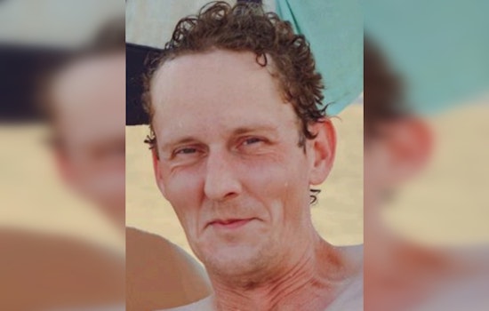 Chicago Police Seek Help to Find Missing Detective Jason Naughton from Garfield Ridge