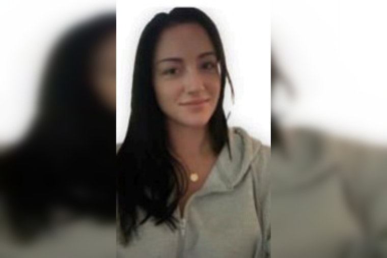 Chicago Police Seek Public Help in Locating Missing Woman Mackenzie Grant Last Seen on N. Damen Ave