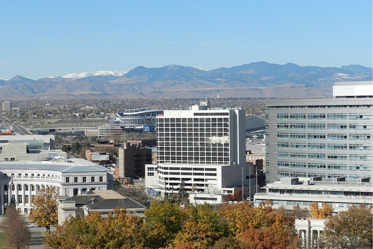 Chilly Mornings and Sunny Days: Denver's Weather Forecast Promises Comfortable End to 2025