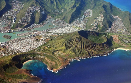 Christmas Cliffhanger On Koko Head As Air 1 Snags Stranded Hiker