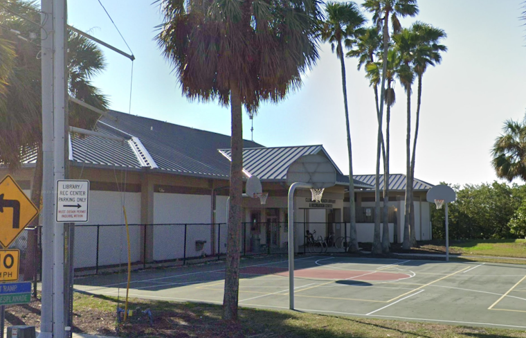 Clearwater Launches Pop-Up Beach Library, Read and Relax by the Seashore