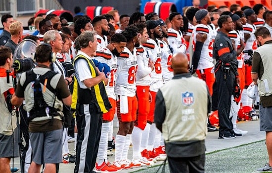 Cleveland Browns' Rally Falters Against Tennessee Titans Despite Sanders' 4 TDs