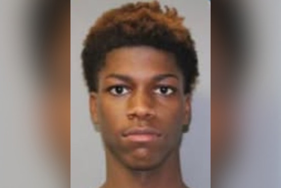 Dallas Police Seek Public's Help in Locating Suspect Kamarian Lebon White for Aggravated Robbery