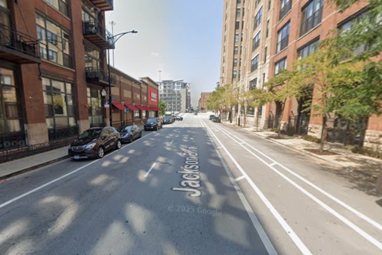 Daytime Stabbing On West Jackson Shocks Busy West Loop Block