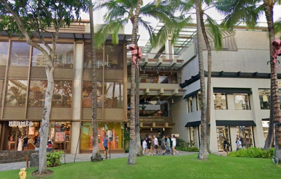 Dean and DeLuca Turns Waikiki Into Holiday Carb Central
