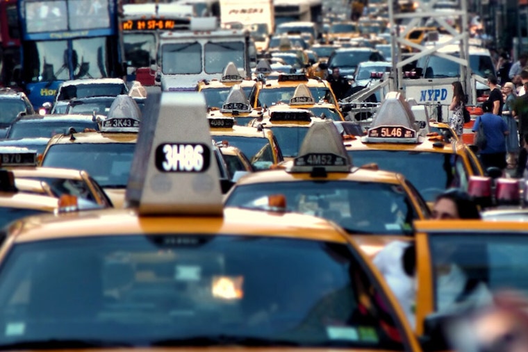 Debate Over Congestion Pricing Intensifies in Manhattan as Traffic Woes Continue Despite MTA Claims