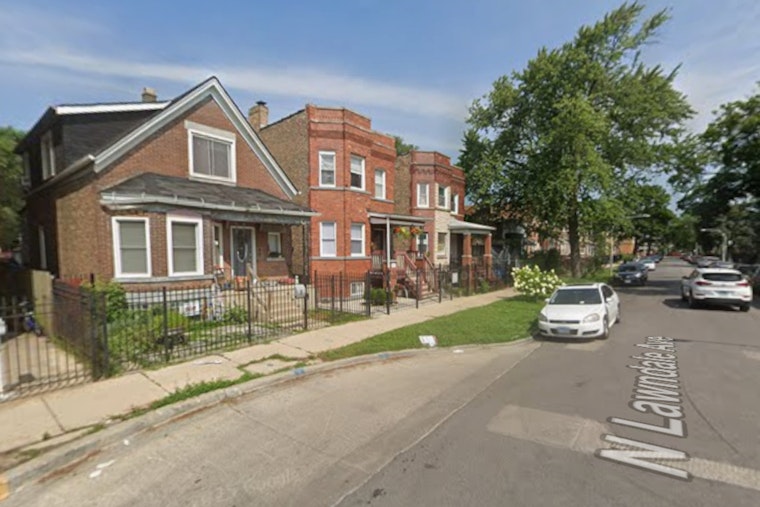 Debris Crash In Humboldt Park Blaze Sends Chicago Firefighter To Hospital