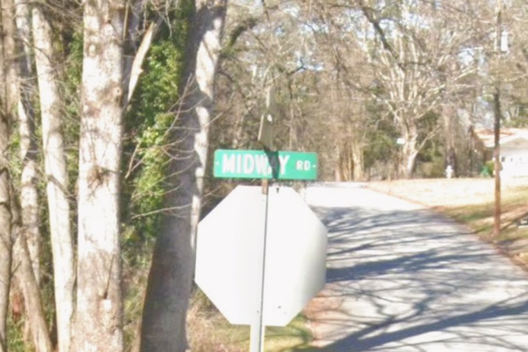 DeKalb County Crews Address Broken Water Main on Midway Road as Residents Face Brown Water and Traffic Delays