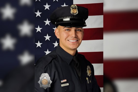 Denver Police Officer Praised for Compassionate Care of Disoriented Woman with Alzheimer's