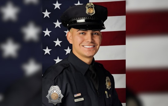 Denver Police Officer Praised for Compassionate Care of Disoriented Woman with Alzheimer's