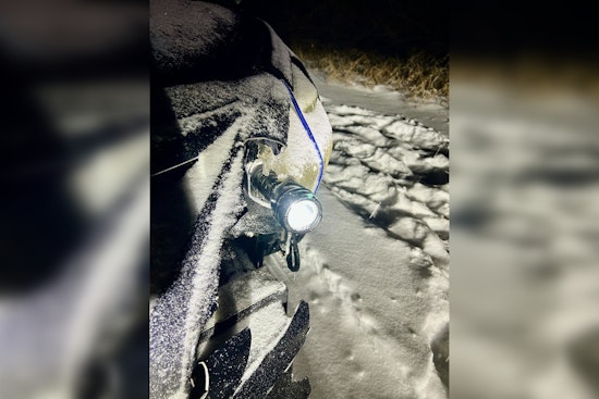 Door County Driver Substitutes Headlight with Flashlight, Deputies Emphasize Vehicle Safety Standards