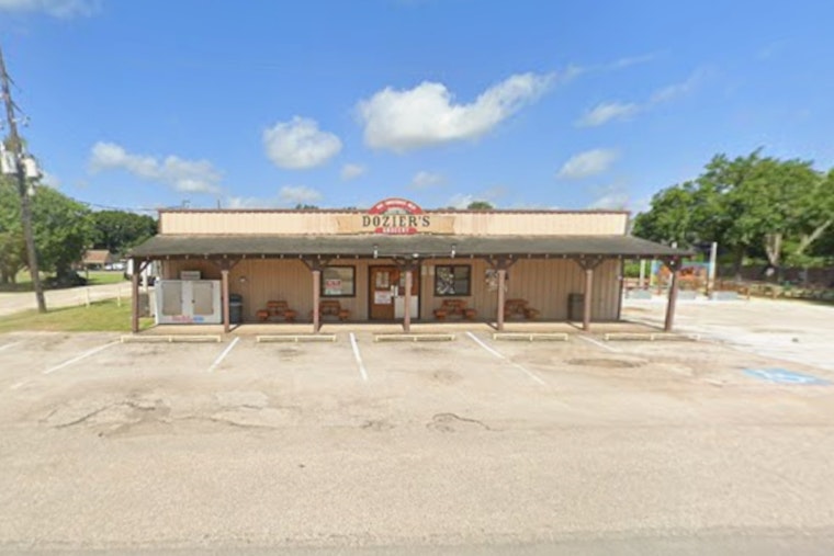 Dozier's BBQ Fires Up Downtown As Old-School Smoke Hits Main Street