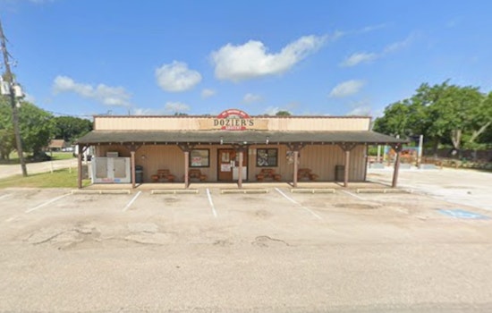 Dozier's BBQ Fires Up Downtown As Old-School Smoke Hits Main Street