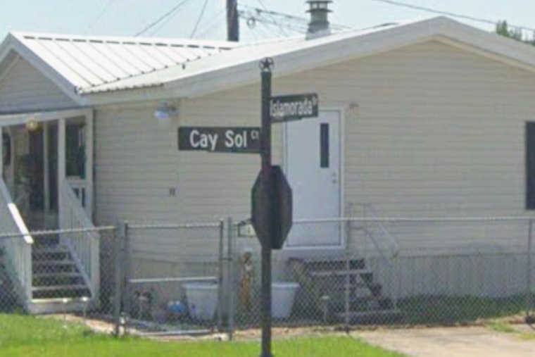 East Houston Mobile Home Horror As Wife Stabbed, Husband Sets Himself On Fire