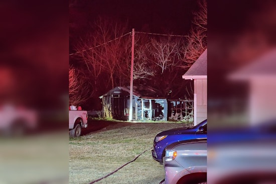 Firefighters Contain Blaze at Outbuilding in Lincoln County, Investigation Underway