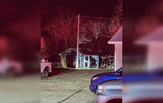 Firefighters Contain Blaze at Outbuilding in Lincoln County, Investigation Underway