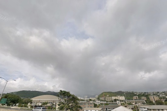 Forecast: Heavy Showers and Thunderstorms to Stall Over Kauai and Oahu, Honolulu Braces for Wet Conditions