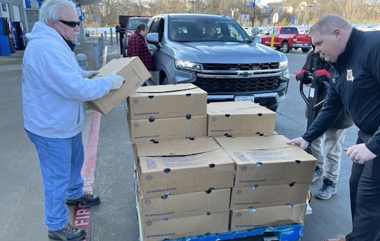 Gerding Enterprises Spreads Holiday Cheer with Turkey Donations to Jefferson County First Responders