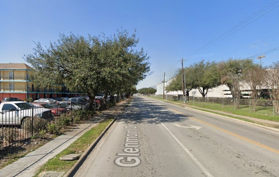 Glenmont Horror, Man Found Shot Dead Between Gulfton Apartments