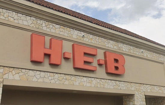 H-E-B Spreads Holiday Cheer with Free Merchandise Vending Machines at Texas Airports
