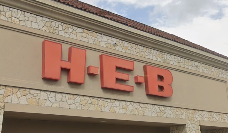 H-E-B Spreads Holiday Cheer with Free Merchandise Vending Machines at Texas Airports