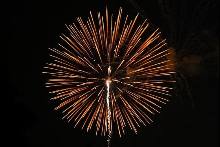 Hamilton, Ohio, Celebrates the New Year with Signature Hollow Earth Drop at Holly Jolly Hamilton Event