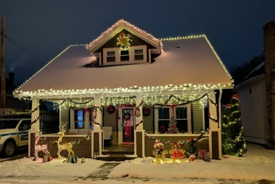 Hebron Village Announces Winners of the Festive Annual Resident Decorating Contest