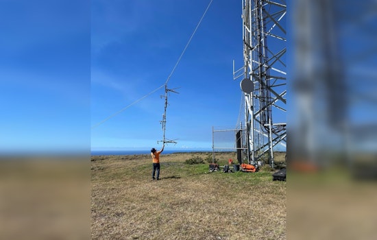 Hilo Radio Sneaks Around Mauna Loa To Reach Kaʻū And South Kona
