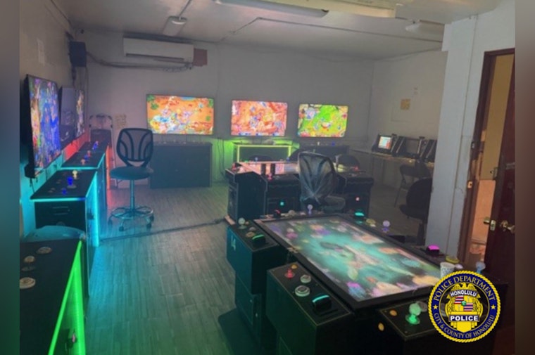Honolulu Cops Clean Out Kawaiahaʻo Street Gambling Den, Haul Off 16 Machines