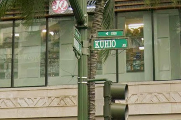 Honolulu Officer Injured During Confrontation with Armed Man in Waikīkī, Suspect Detained for Mental Health Evaluation