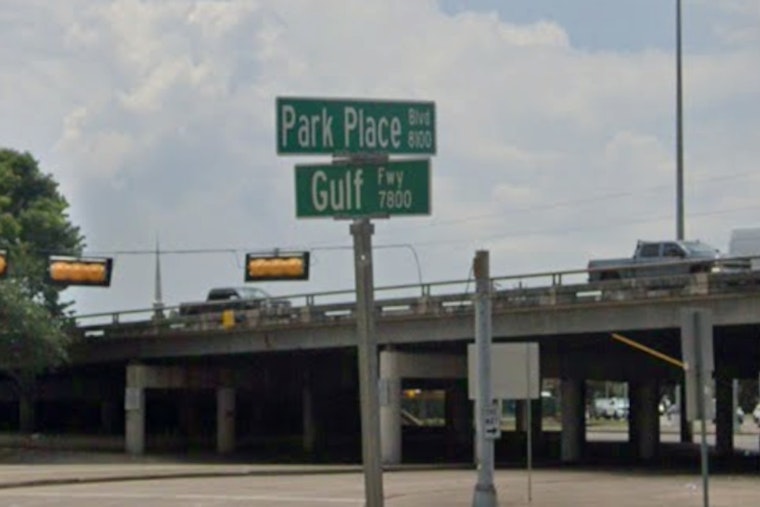 Houston Freeway Horror, Carjacking Chaos After Park Place Crash Leaves One Dead
