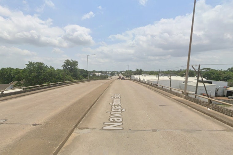 Houston Police on the Hunt for Suspect After Fatal Stabbing on East Side