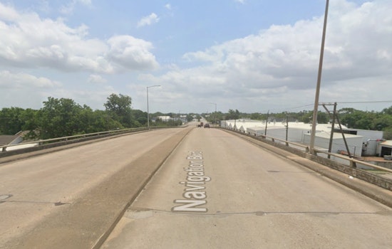 Houston Police on the Hunt for Suspect After Fatal Stabbing on East Side