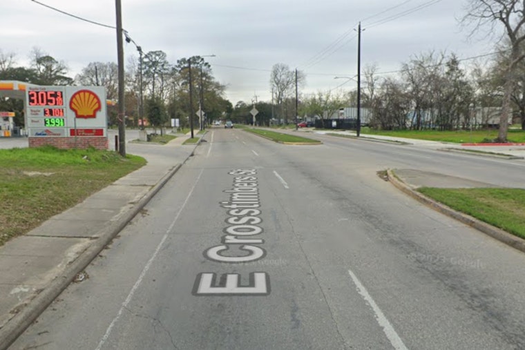 Houston Police Probe Officer-Involved Shooting Amidst Man's Fatal Self-Inflicted Gunshot on East Crosstimbers Street