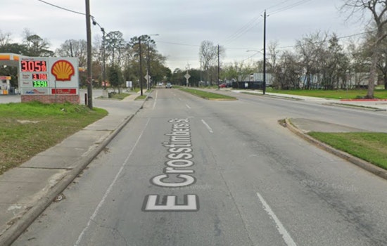 Houston Police Probe Officer-Involved Shooting Amidst Man's Fatal Self-Inflicted Gunshot on East Crosstimbers Street