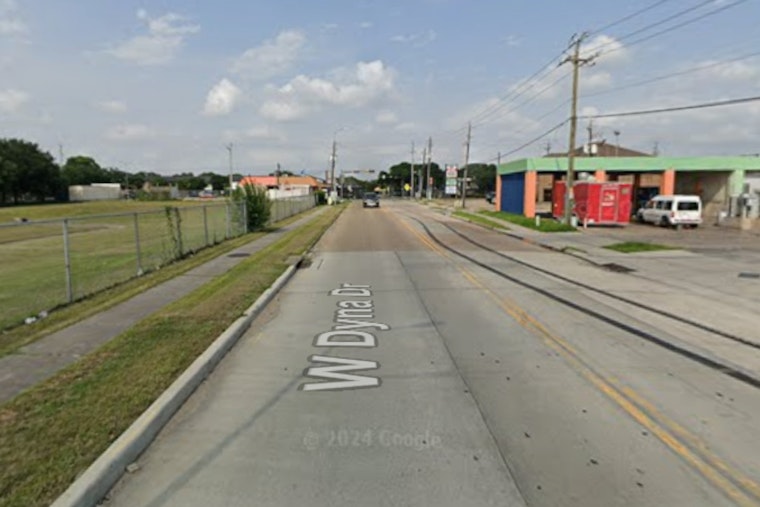 Houston Police Seek Leads on Two Suspects After Man Fatally Shot Inside Family's Taco Truck