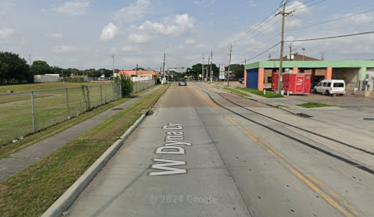 Houston Police Seek Leads on Two Suspects After Man Fatally Shot Inside Family's Taco Truck