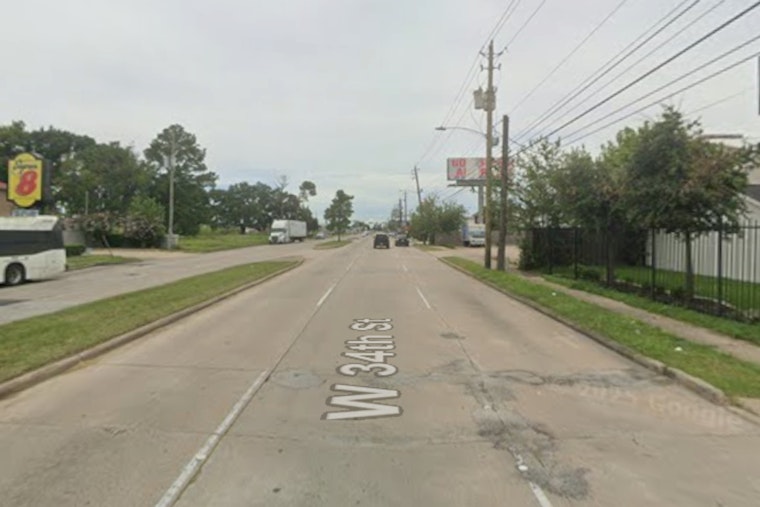 Houston Police Wound Armed Suspect in Exchange of Gunfire During Traffic Stop Turned Chase